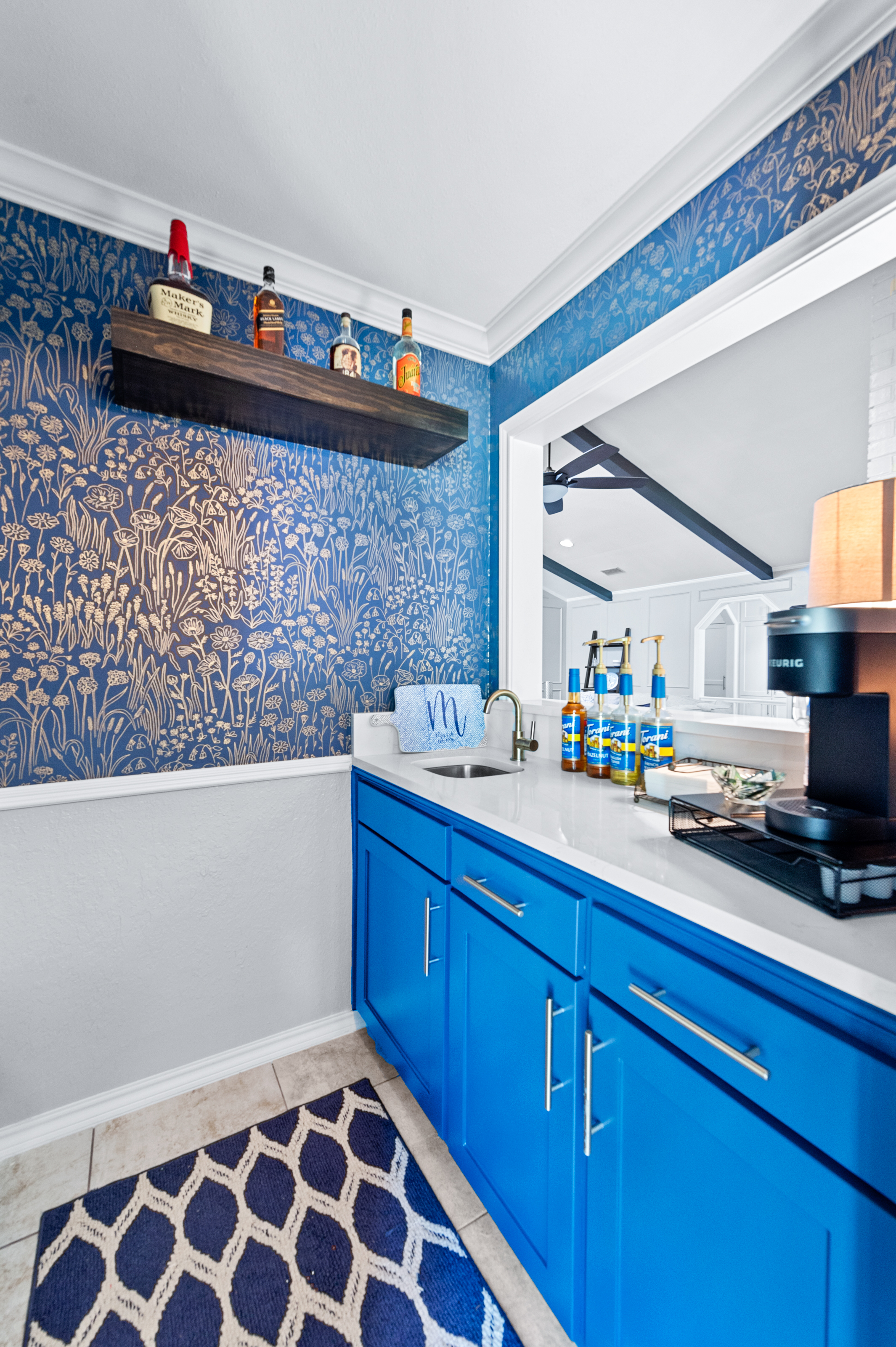 White Kitchen Cabinet Chino thumbnail